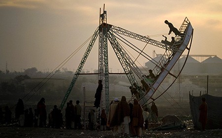 суровые атракционы пакистна